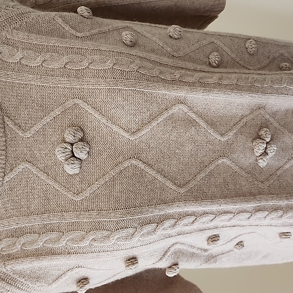 Jumper 1234 cashmere buff short sleeve Aran crew hand applied bobbles sweater. - Picture 5 of 13